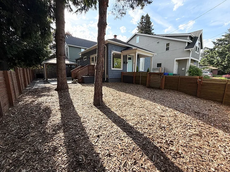 9216 N Portsmouth Ave — Photo 2