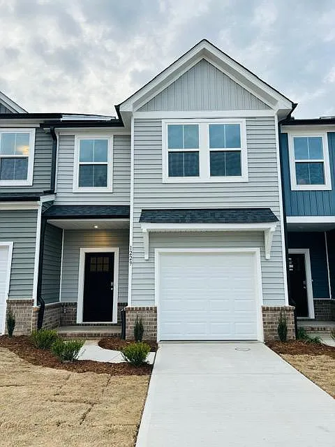 Building Photo - 1229 Bessie Ct