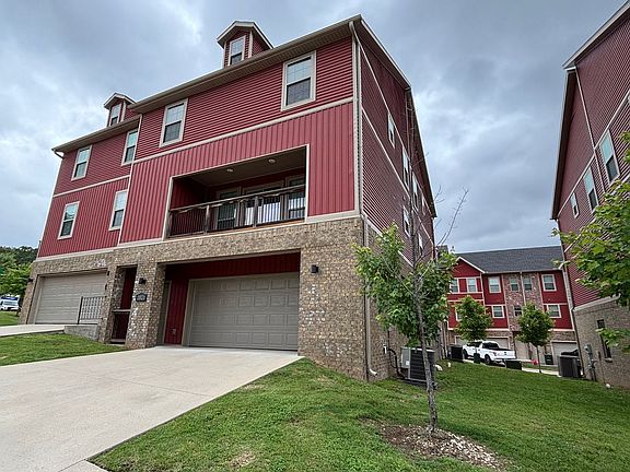 2nd image of 2826 W Blackstone Xing