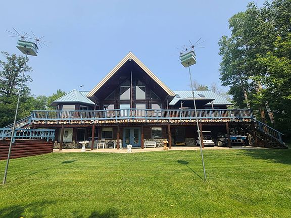 2nd image of 724 Solpers Bay Rd