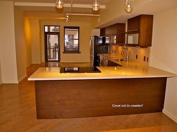 Great eat-in counter!