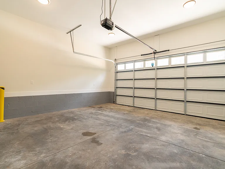 5706 Zurich Way — Photo 27