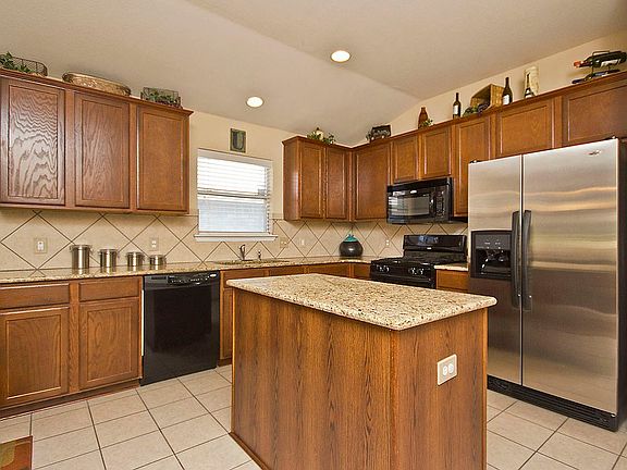 4th image of 1088 Giberson Way