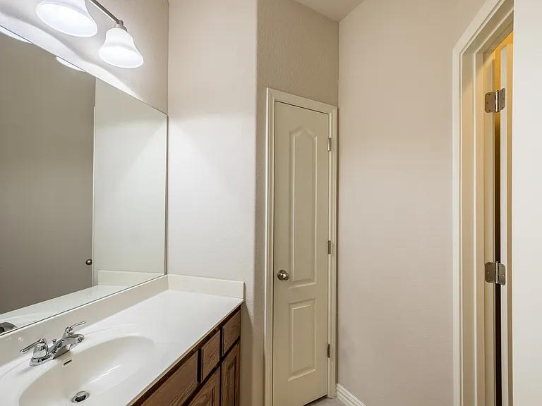 165 Lady Bird Ln — Photo 40
