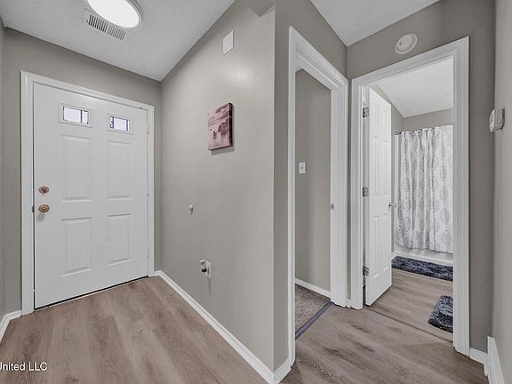 2nd image of 10326 Amanda Dr