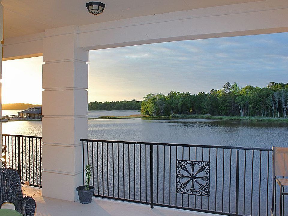 1st image of 3351 Cascades Blvd #306