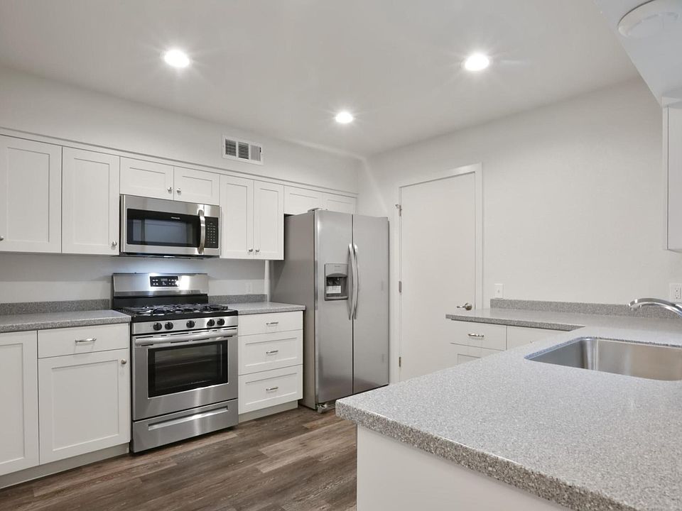 1st image of 4736 W Iris Ave