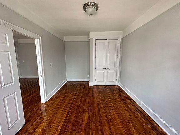 5th image of 30-11 Broadway #3B