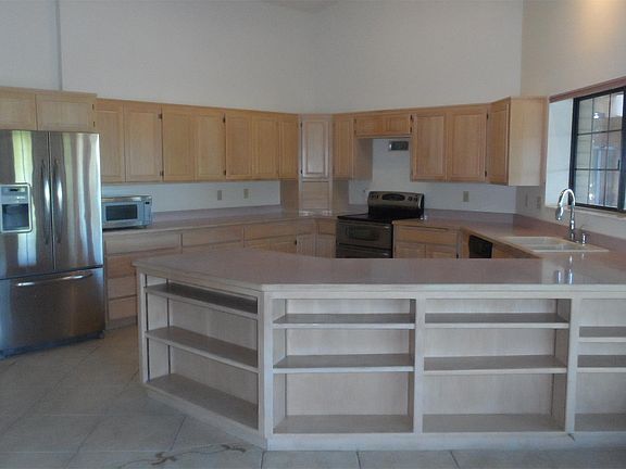 4th image of 565 E Montgomery Ave