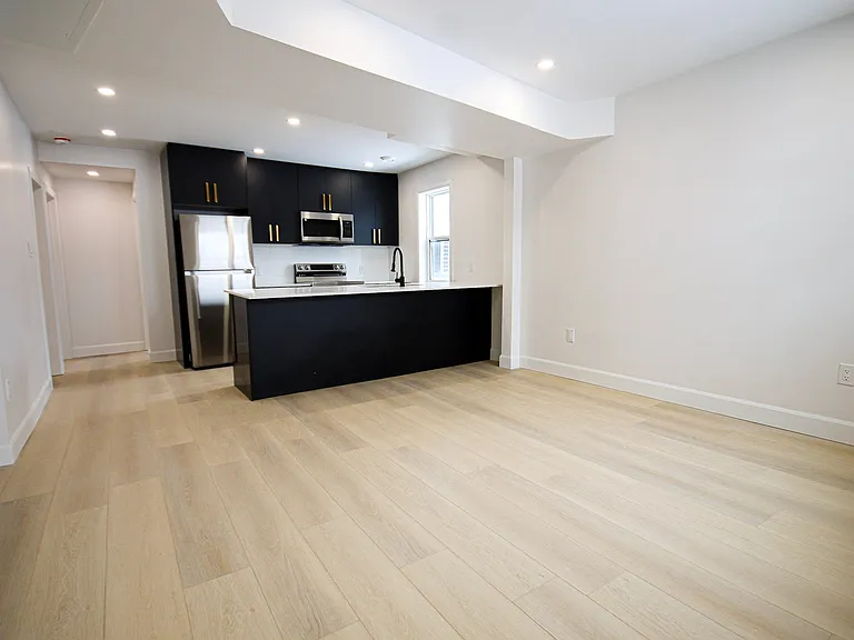 269 Madison Ave S #5 — Photo 12