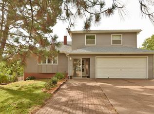 2103 Randall Dr, Bellevue, NE 68005