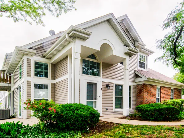 2015 N Silver Lake Rd #1, Arlington Heights, IL 60004