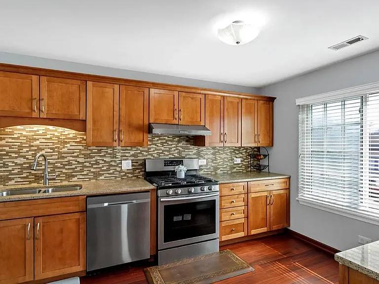984 Westchester Cir — Photo 10