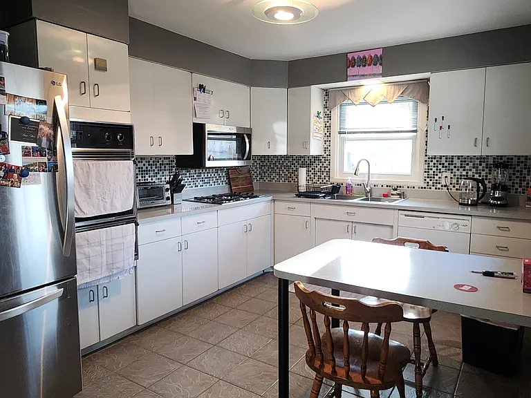 Florland Dr — Photo 2