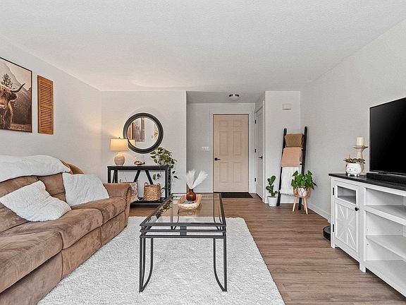 4th image of 1933 Anita Ct