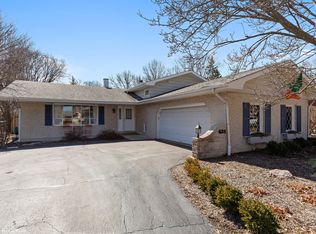 431 Traube Ave, Clarendon Hills, IL 60514