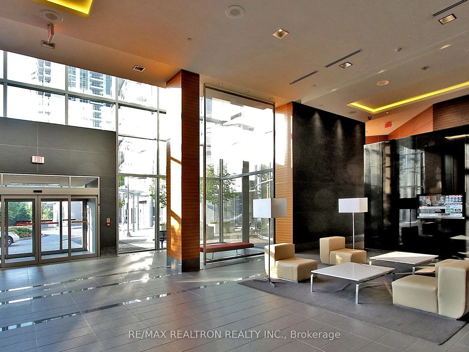 2 bed, $2,600 — Photo 4
