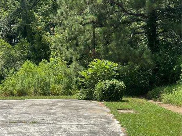 6625 Old Singleton Ln, Clarkston, GA 30021