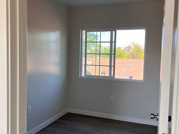 2nd image of 5139 Wood Ave APT B