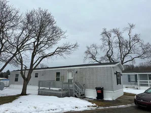 4862 Heide Ave NW, Comstock Park, MI 49321