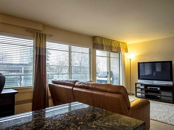 4th image of 511 100th Ave NE APT 207