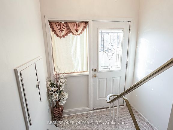 3rd image of 374 Southill Dr