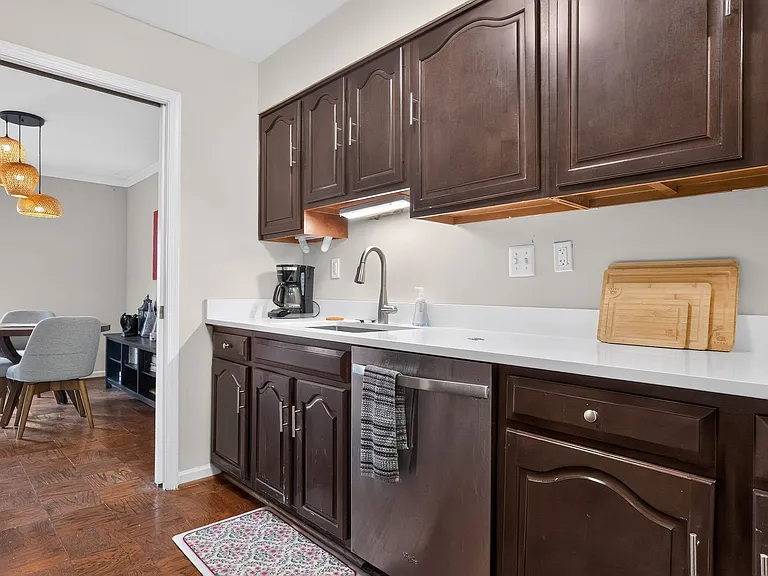 955 N Pitt St — Photo 11