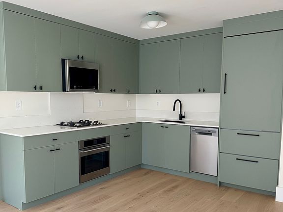 3rd image of 221 Weirfield St #1