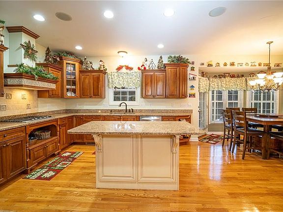 4th image of 5020 Havenwood Dr