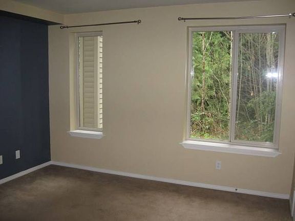 4th image of 4713 NW Walgren Dr #C104