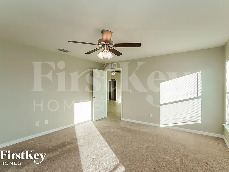 2127 NW 41st Pl — Photo 8