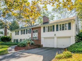 89 Morningside Dr, Longmeadow, MA 01106