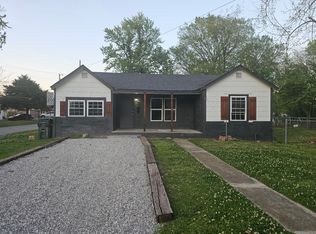 120 W 9th St, Claremore, OK 74017