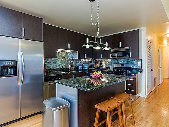 5th image of 4403 S Lake Park Ave Unit 2