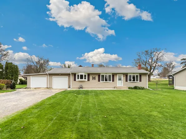 417 W Graham St, Dixon, IL 61021