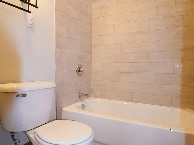 1531 Elm Street — Photo 8