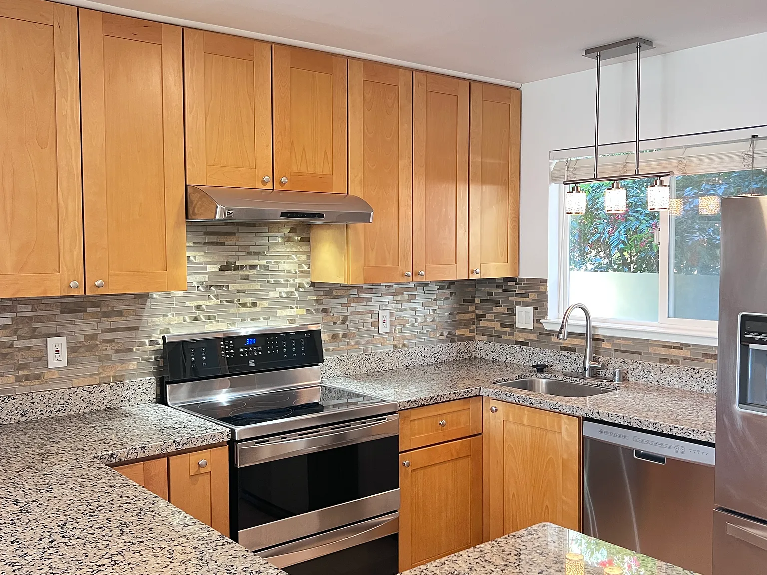 2 bed, 1.5 bath, 1128 sqft, $3,650 — Photo 2