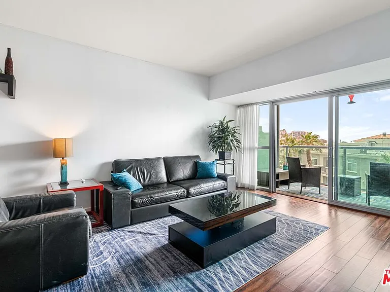 13700 Marina Pointe Dr #510 — Photo 10