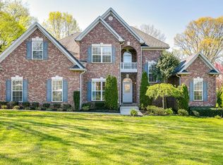 143 Lakepointe Rd, La Vergne, TN 37086