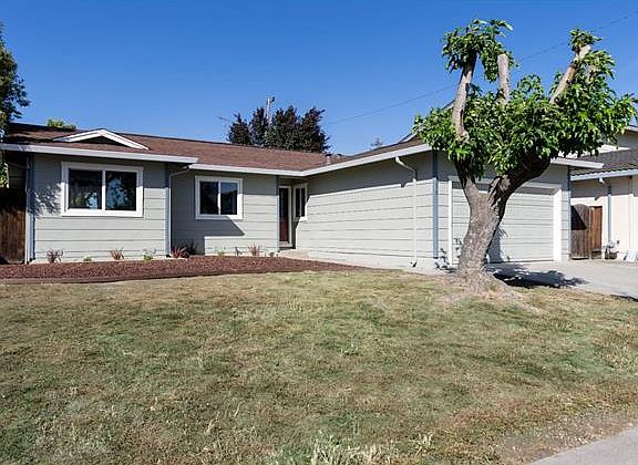 3rd image of 2070 Treewood Ln