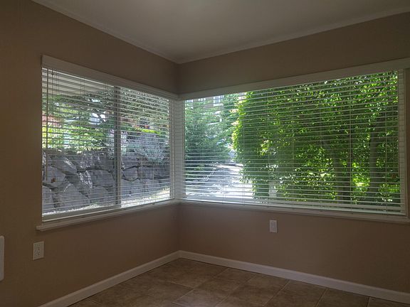 4th image of 10108 NE 64th St