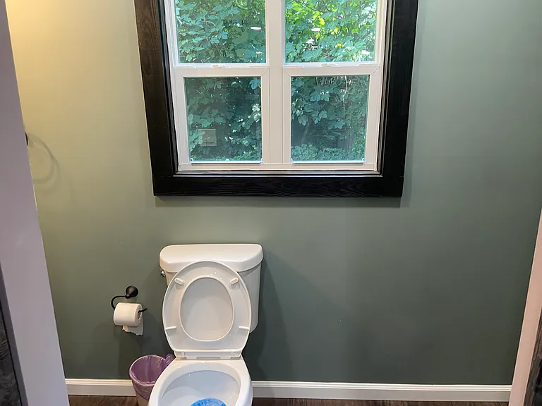 910 Perry Dr — Photo 9