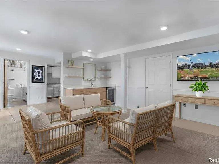 6628 Longworth Dr — Photo 12