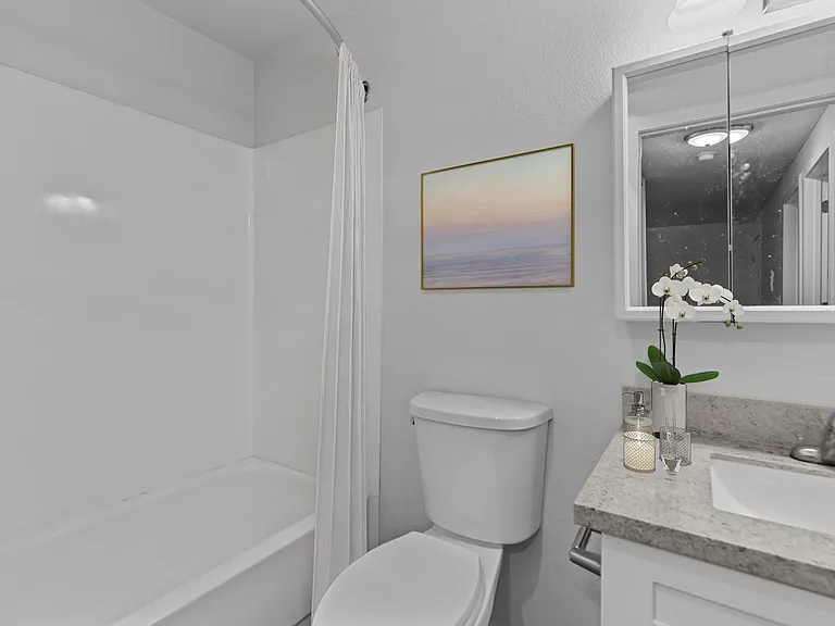 Evergreen Park Apartments in Olympia! — Photo 8