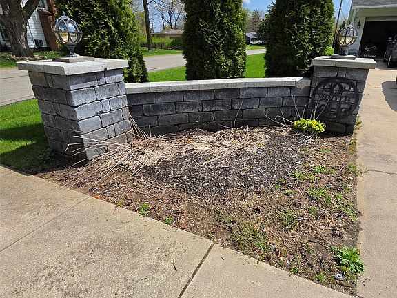 3rd image of 313 Tiffany St