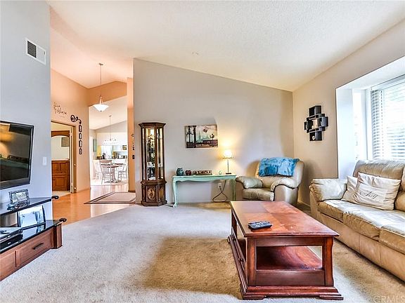 4th image of 25604 Clifton Ct