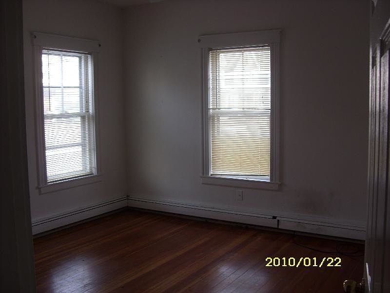 2nd image of 201 Pearl St