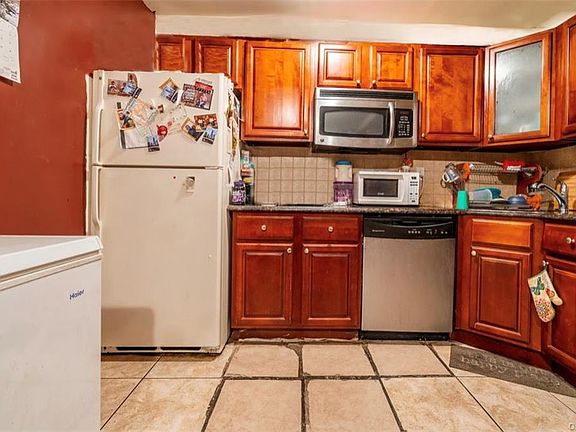 4th image of 1238 Prospect Ave #3B