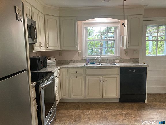 5th image of 409 Torringford East Street