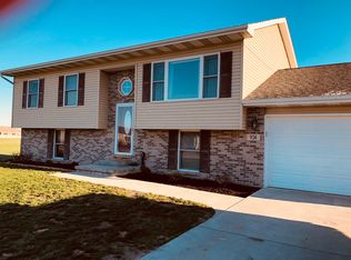 924 4th Ave NW, Demotte, IN 46310